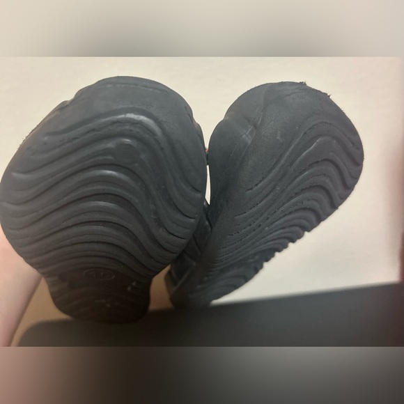 Lightning McQueen toddler crocs/ velcro slip-ons- size 10(run a tad small) - Picture 5 of 7